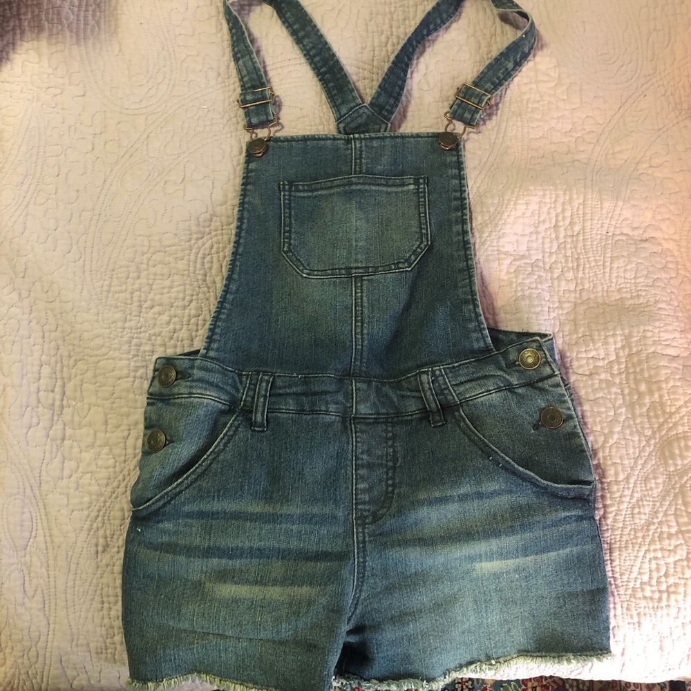 Denim overalls!💙